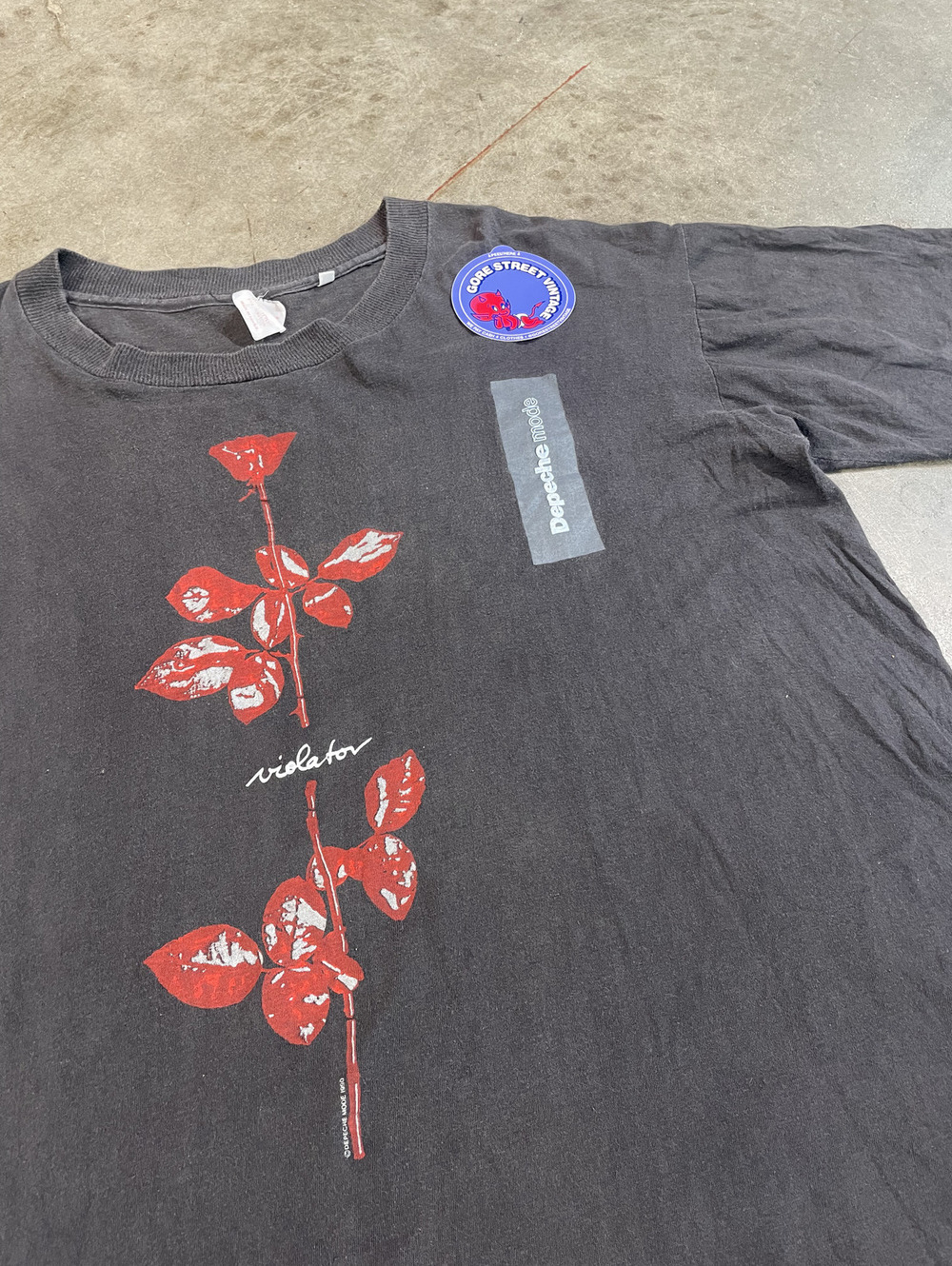 Vintage 90s Faded Depeche Mode Violator Tour Tee L 21x27